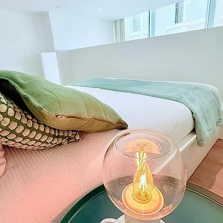 Apartment White Garden