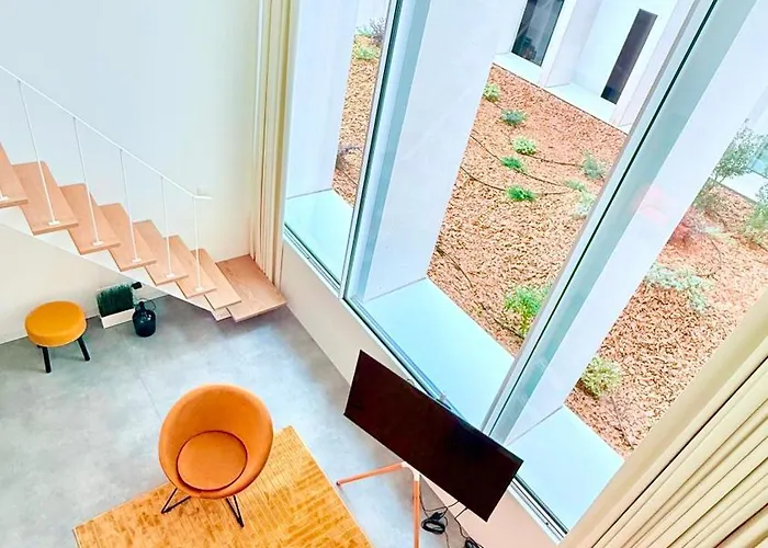 White Garden Apartment *